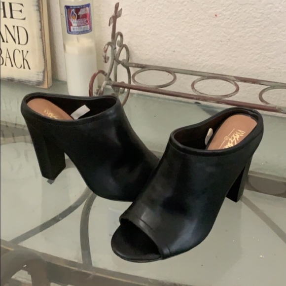 Mossimo Mules - Picture 2 of 4